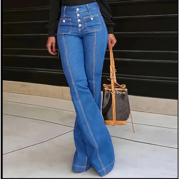 NWT•XXL•The Ultimate Chic Modern Flare Legged Jeans - Picture 4 of 17